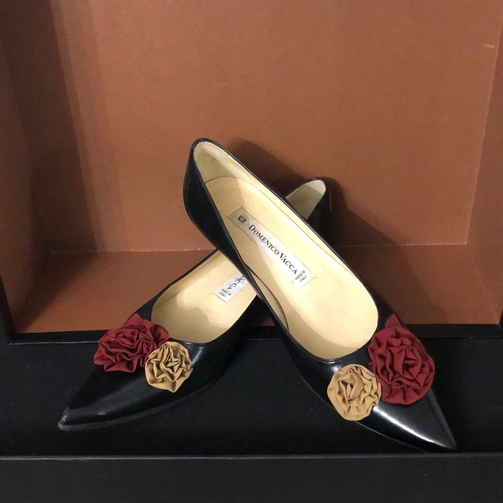 NWOT 🌺🌺DOMENICO VACCA FLATS SUZE 38